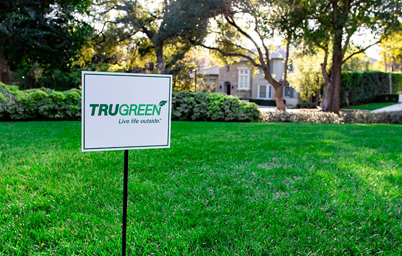 TruGreen sign on beautiful lawn 