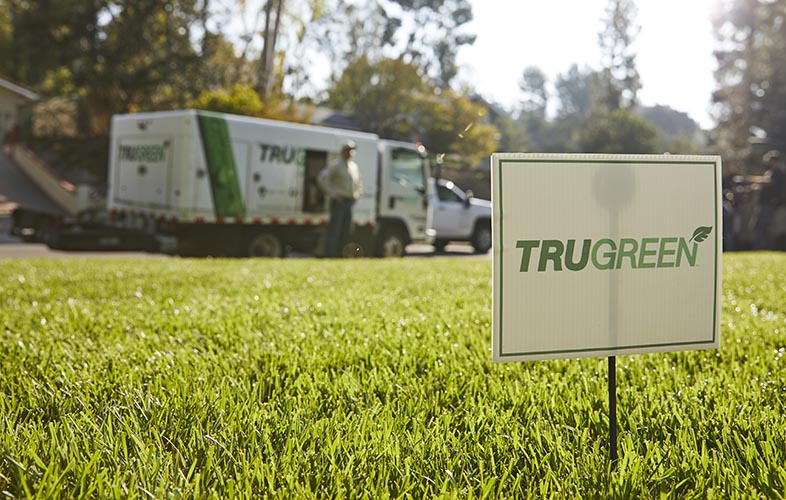 TruGreen lawn sign on nice lawn